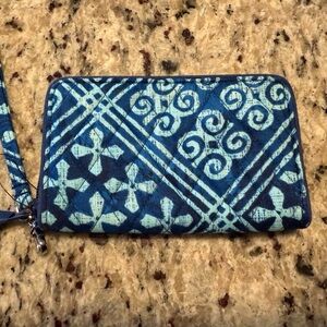 Vera Bradley RFID‎ Georgia Cuban Tiles Wristlet